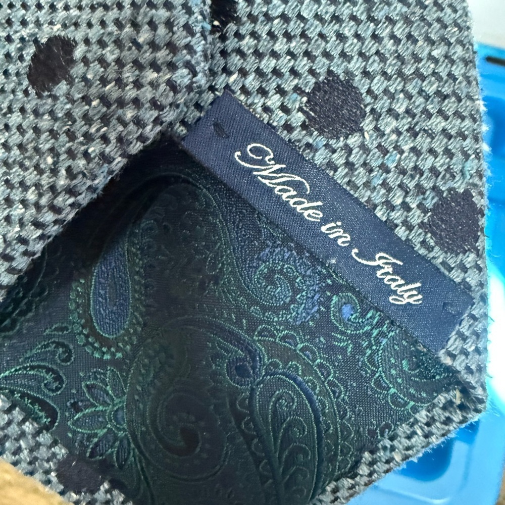 Charles Tyrwhitt Blue Knit Tie with Black Dot Pattern - Picture 4 of 4